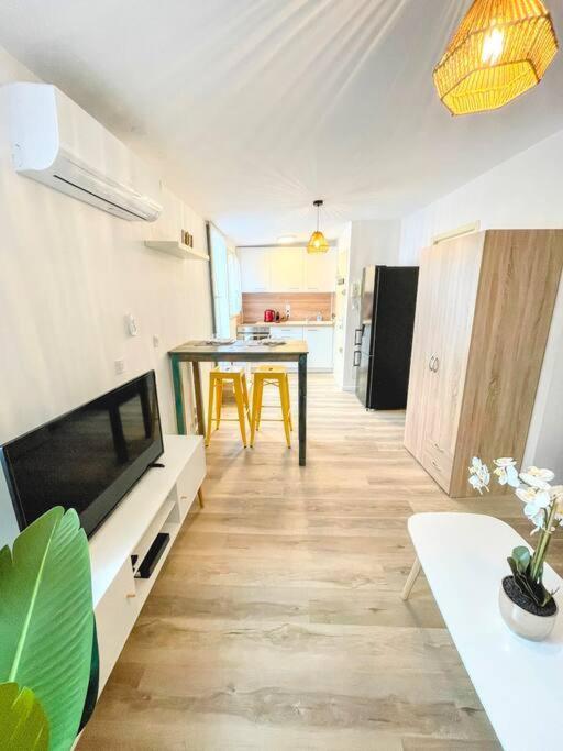 Cosy - 2 Pers - - Centre - Terrasse - Clim