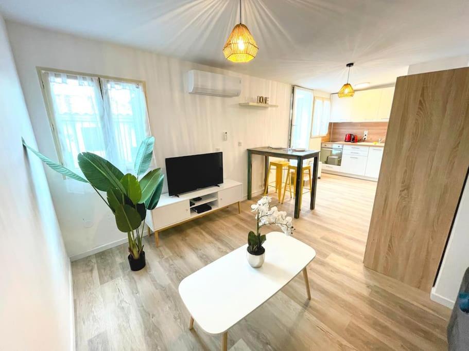Apartment Cosy - 2 Pers - - Centre - Terrasse - Clim *